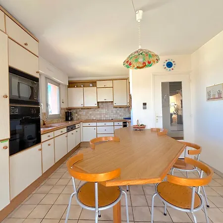 Apartment Algues Roses
